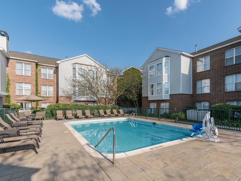 21EFC0D3070840BE5E2EEC773DE9B889