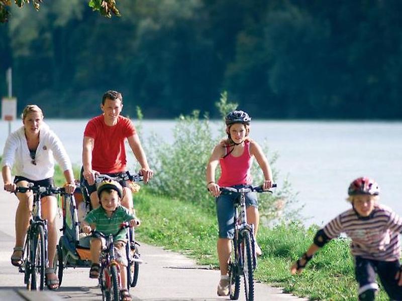 CB1ECF0BC00B86E0188AC57B87B54C3C