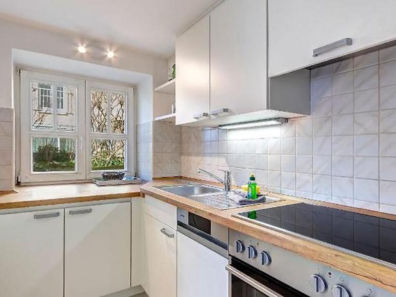 0A42017A2C66F9C035FE621866359366