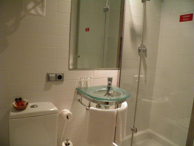 57C76E99F1C5F6E1DBB212E9ED7F7C2D