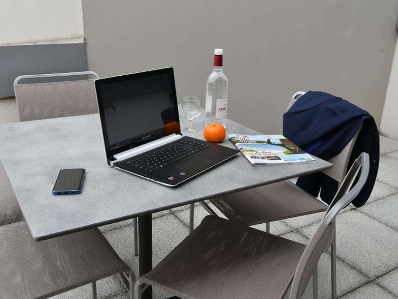 15548E831DB9210D626CADD7F6FD2255