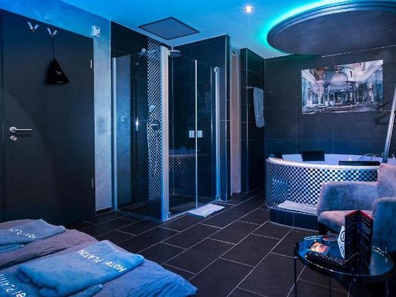 51E80A0FA323C1E779C3010EBF378AAF