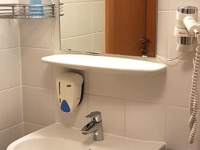 18F00AABAEF8697CF54CFB5CF42B0CFB