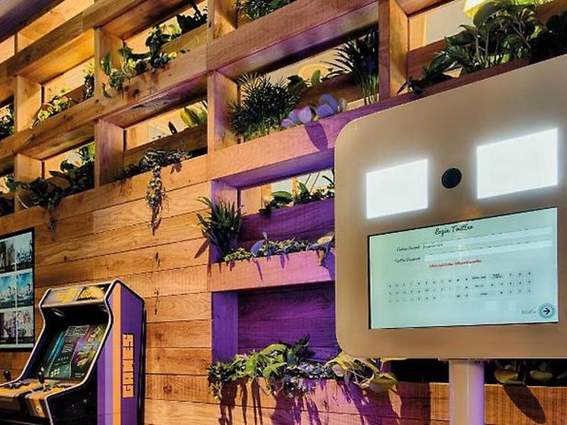 1704000BBDEF6B6F3D566AE83D3E8777