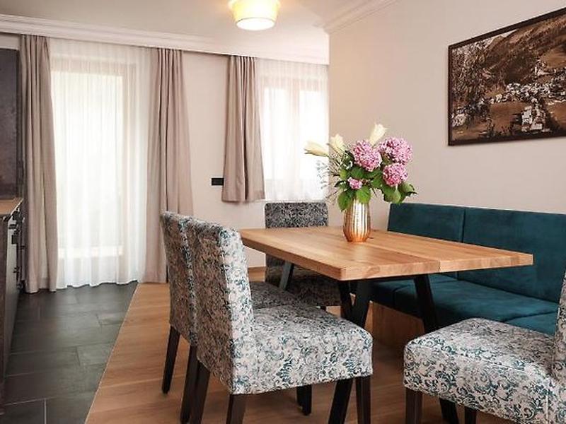 6A7A9EA0B283D9D625F0528A4E3178A1