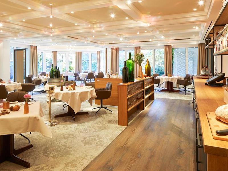 AD52AA2B356A46B552D61FCE8ACB5636