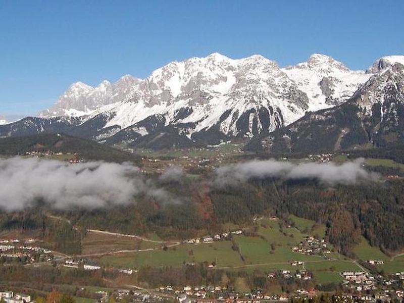 E7F9CDC0C42CE5588FC8FC4B451D46DA