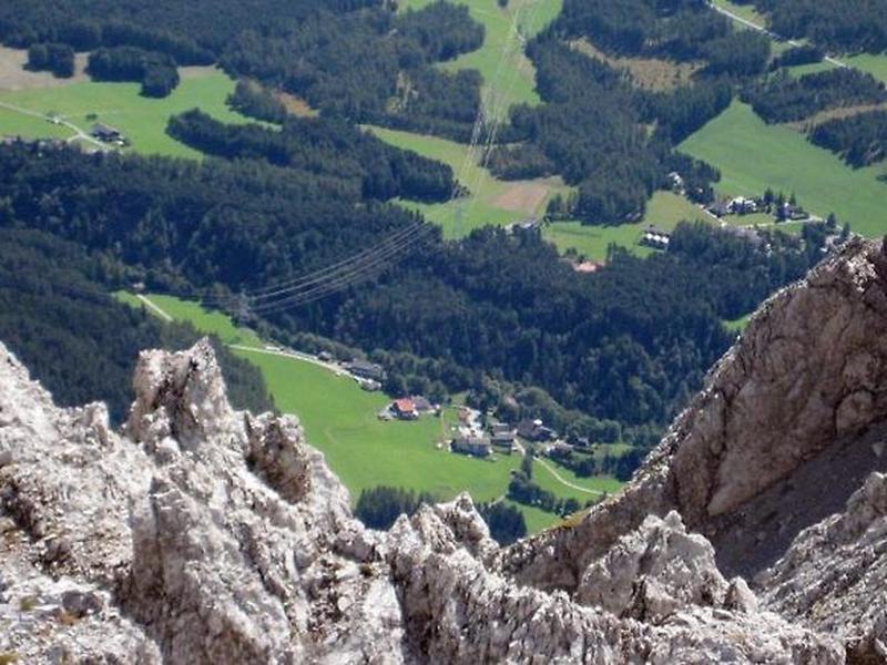 3F7C520C113BF7659821BF6FA90D1F3D