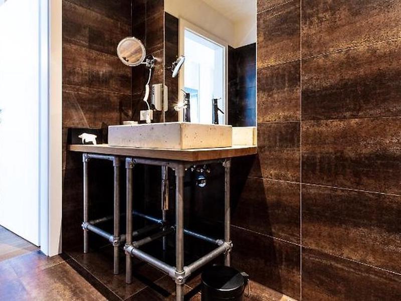 703109EE23D9011BF70F3AEC1CEA5DA6