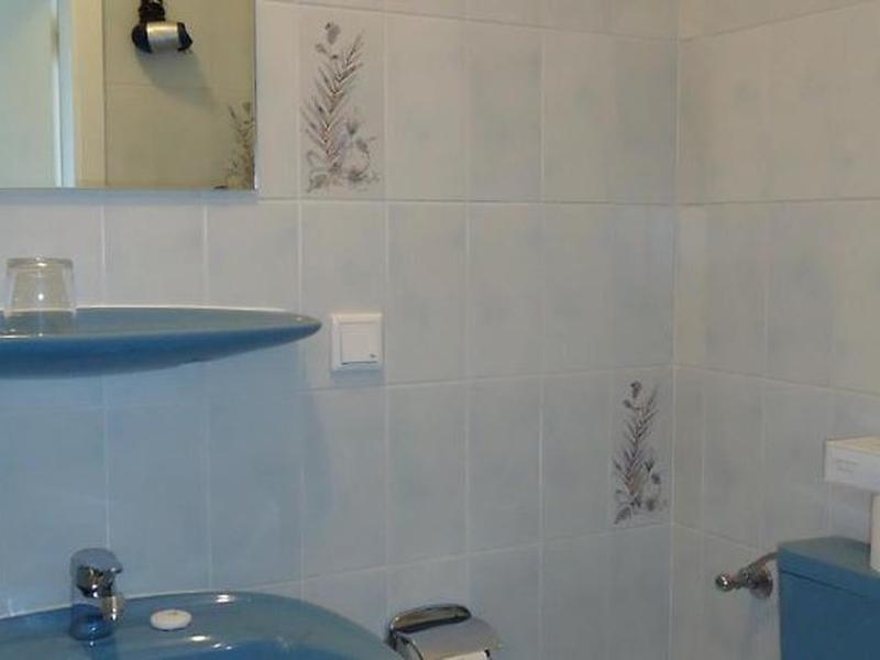 404E0357057E6125F02CA7BE6E46B4B7