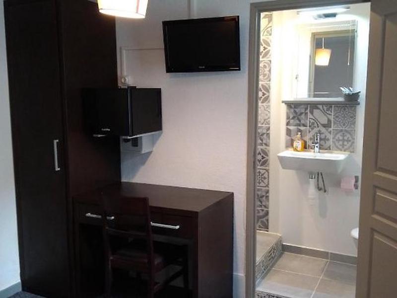 08CD9D2B1DF638B355D9050C0D0E21AC