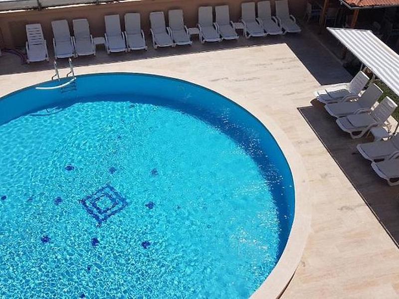 DB7ED966D65D7413D982A5A359E3337F