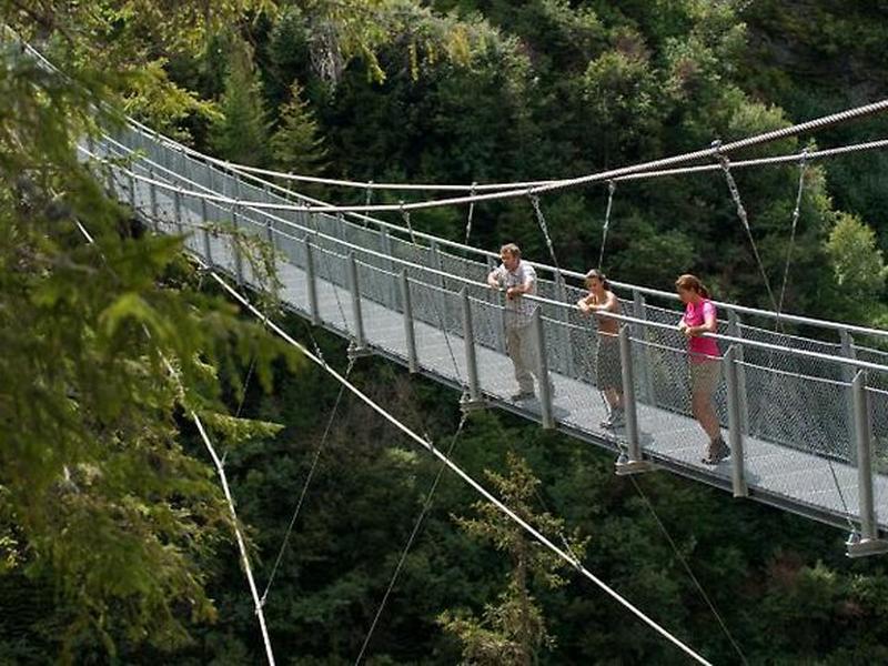 17565851EB60DF38539280C911120416