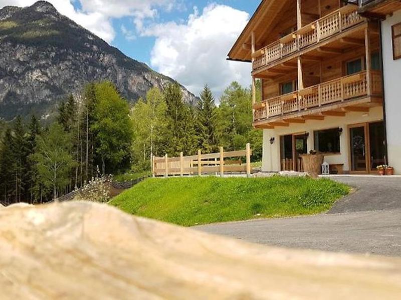 EFCC78C72C34703E4CB9C498FAA3726F