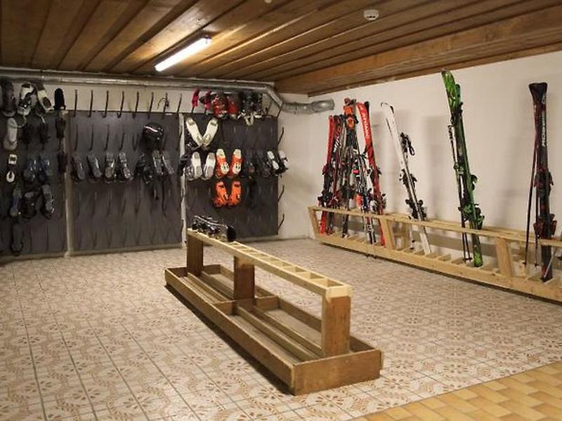 99A9667401A67E0AFB995207F90F2DBE