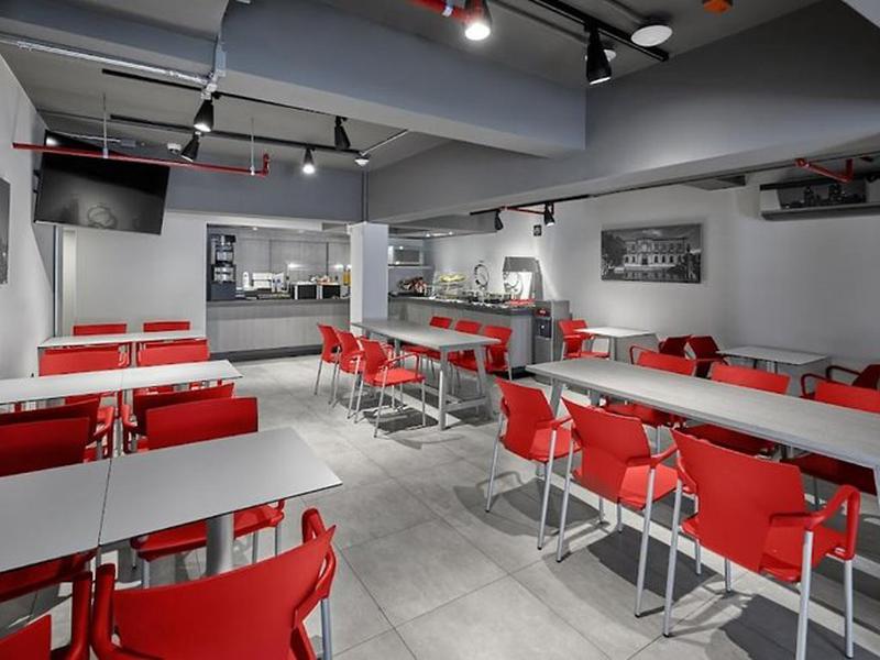 FBF9DDFB0C2945F752F28239FB533942