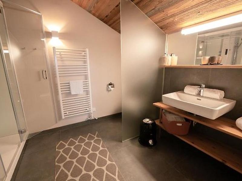 245F3D7FC1AC09D17779FE6AA97A2A29