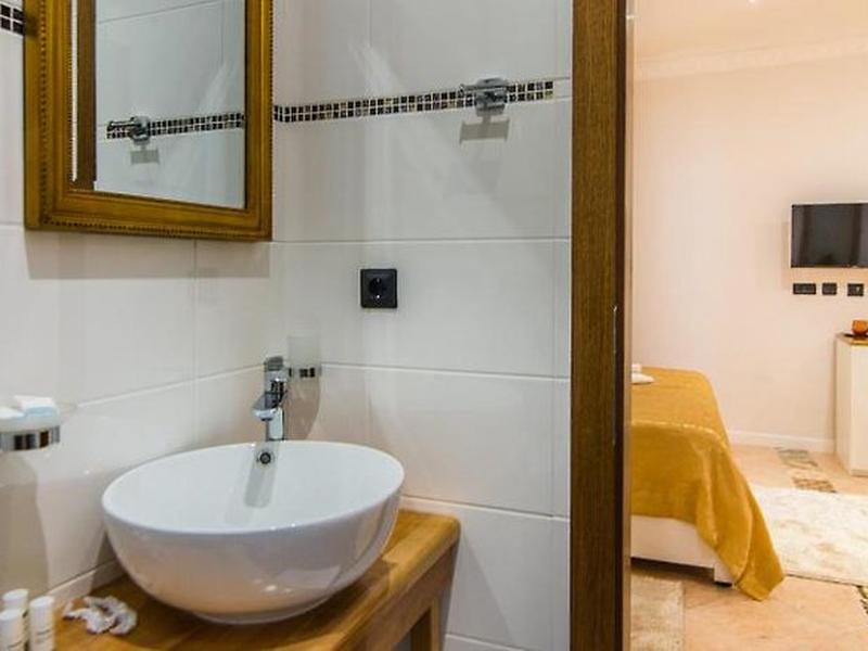 36775FD95F7045B111DAF150D298D092