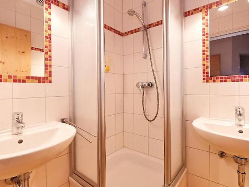 AD82A06DF6214091919028F0C42EA445