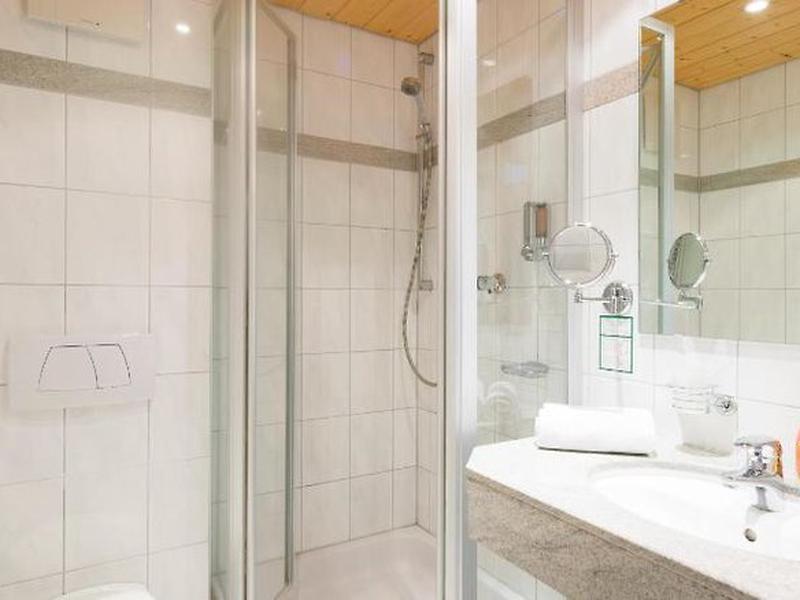 9449CD8CF9AAE2543D845D078E24A20F