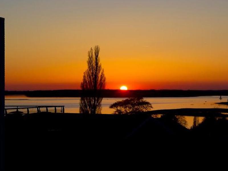 3E4639B00567468AF74F0AA8E42A0BFF