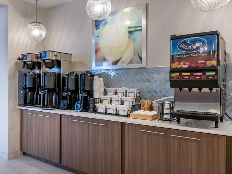 21303297F6179F4C45A253D517C8D1B5