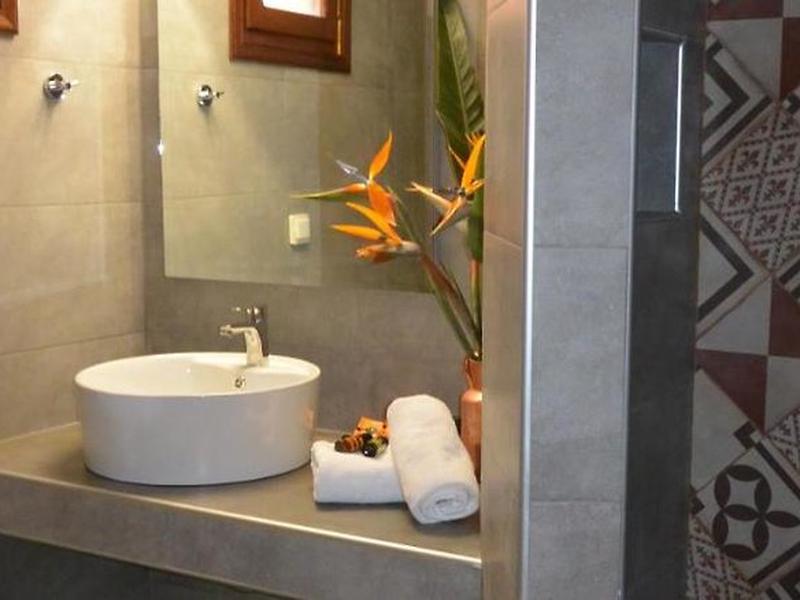 214261D0C681EF606836D49C1AE5EA87