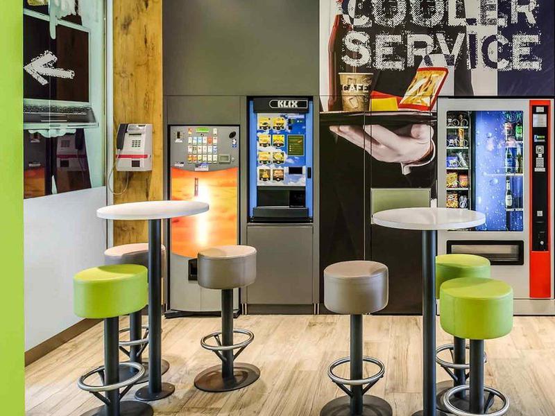 2A6AD673B0DEF210D31F7B17A0A1BAE2