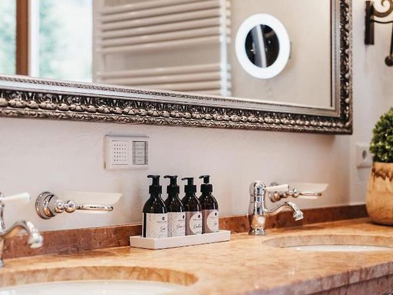 FB2F8ECD12B20D56014DC773915448D9