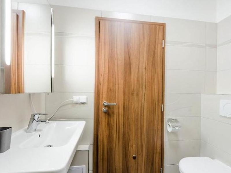 6C2129964F94F53E751637EE1DE87BFC