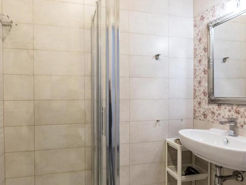 6B7921DB89DE49140D0501EE0D05CD64