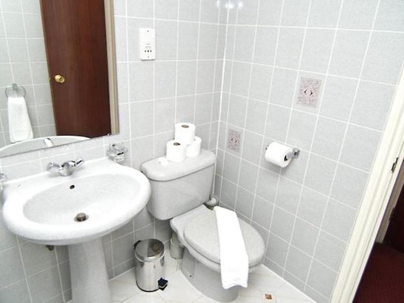 05708C709715C91B666A7C9E6D6F46B5