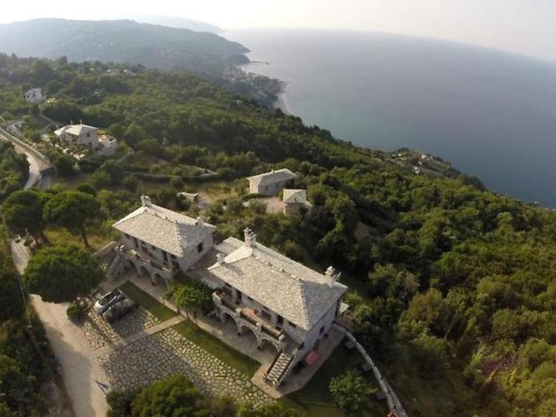 4DB594E2478B19409541AE247DCABD68