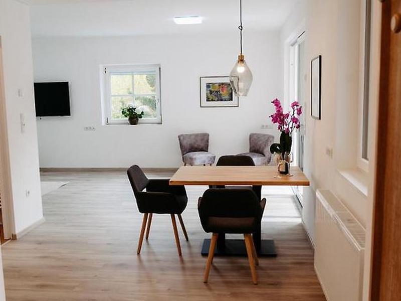 B924306EF5DA09DEE80EB5EBA3E92E7E