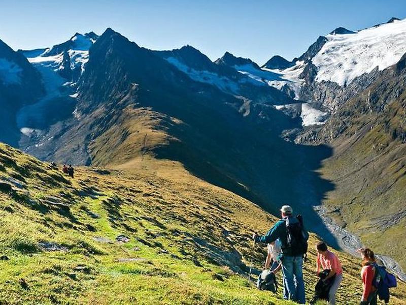 11E6A11DF3F1DC9CA6DB3F40FAD559F9