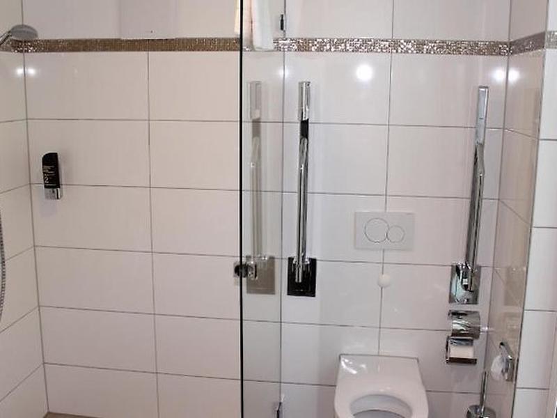 46DE05B9ABBBFA64D3CAB7103BF3EAF8