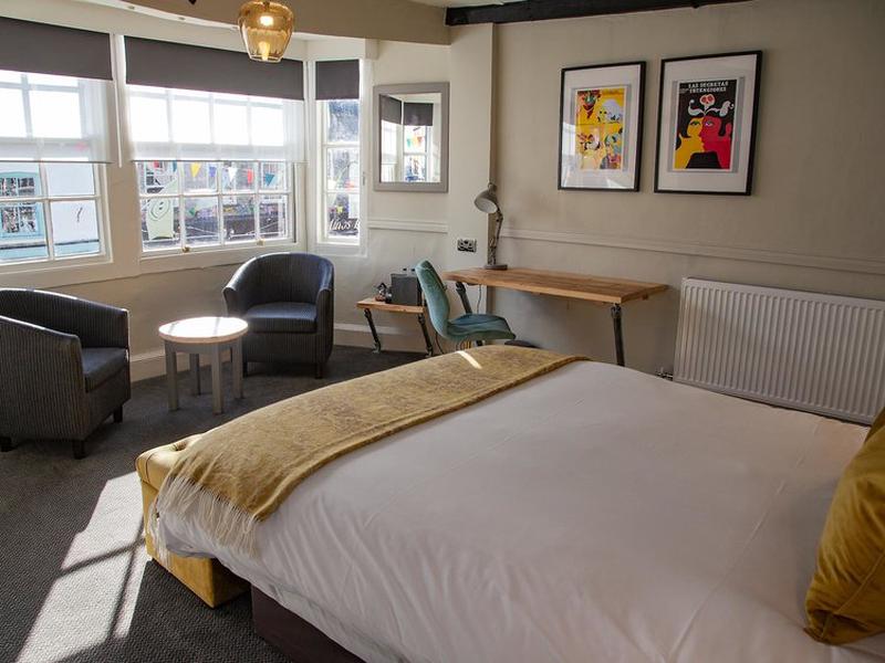 B1B11870594441CEB7AAC6F93EF20BD3