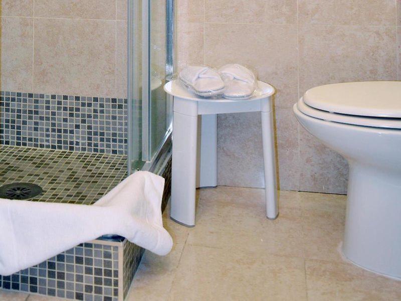 CDE04FEFD5C0C6BF63A682CC51D76E91