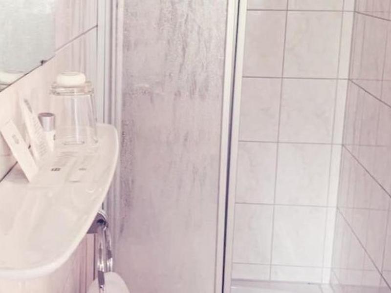 F211E098B5D3A8F93C88BC5EC997A486