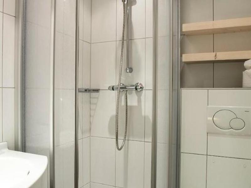 5DB9E4B4D00316E93859DFD01E9FAFF9