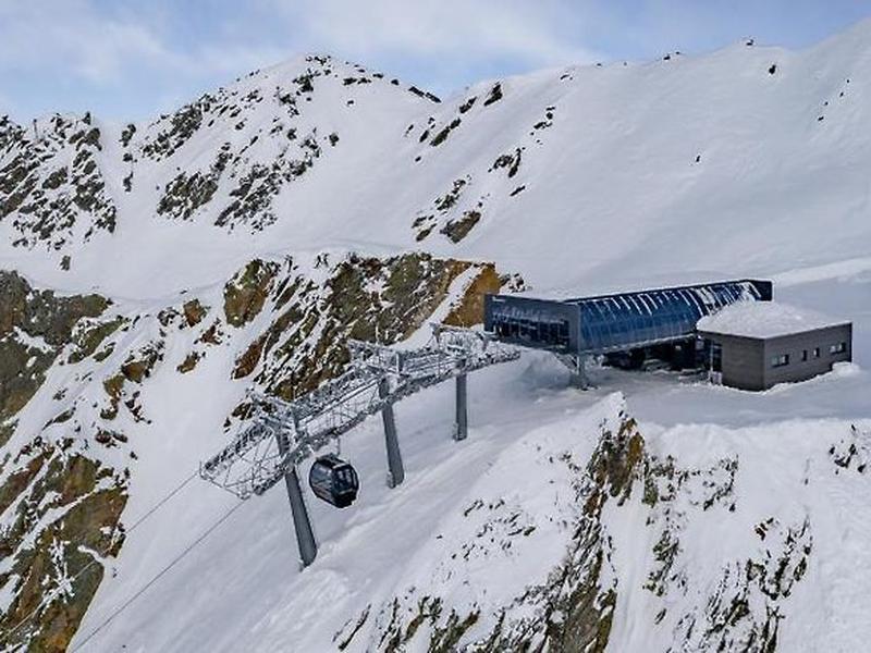 9227AE27520372164C2854EBC70BE5A3