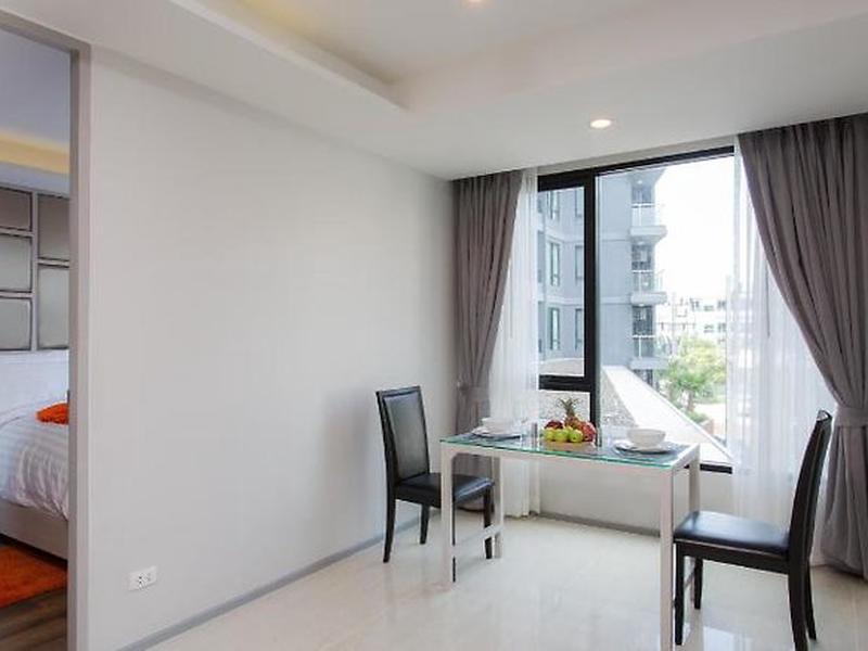 11DEBDF49A3E61023C106E27F7AE7014