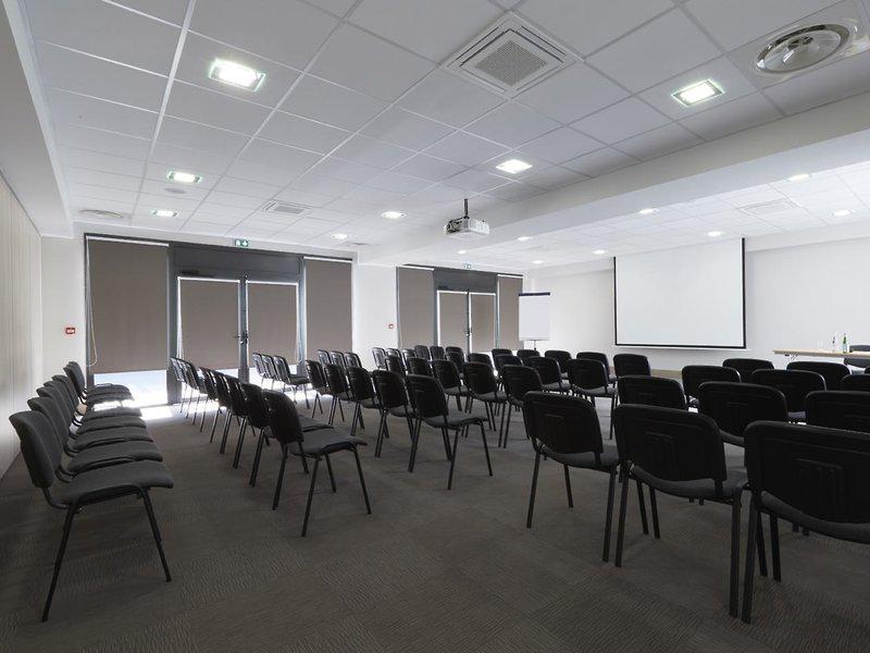 AD87CD13EB0889F00598EAC5AA5CEBF0