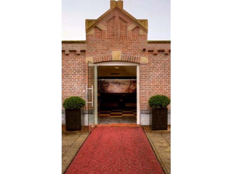 A6E57F896B90A19BFFFA0A2074D6A0B1