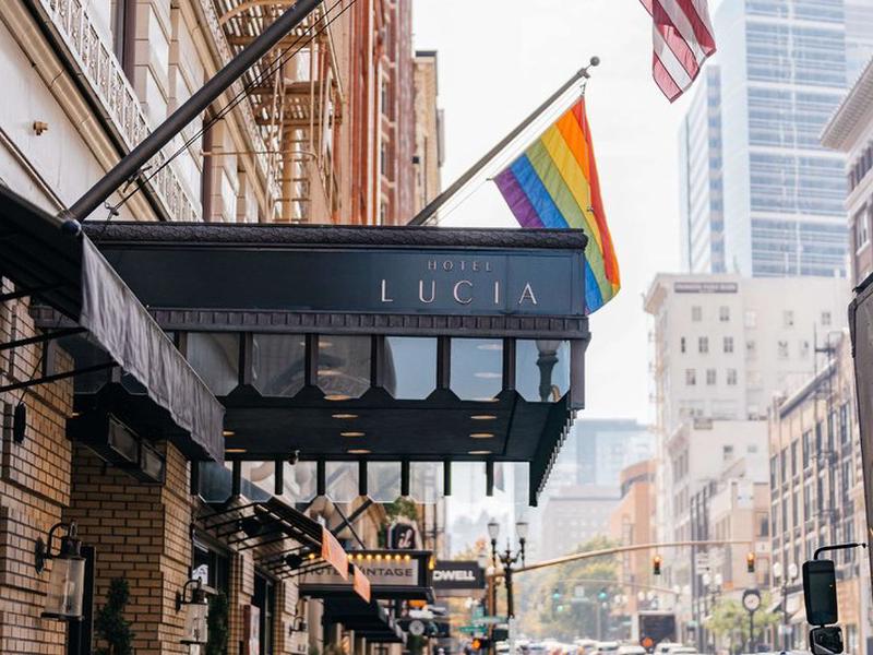 216D704E96D34DDAA7D58970168CAF0B