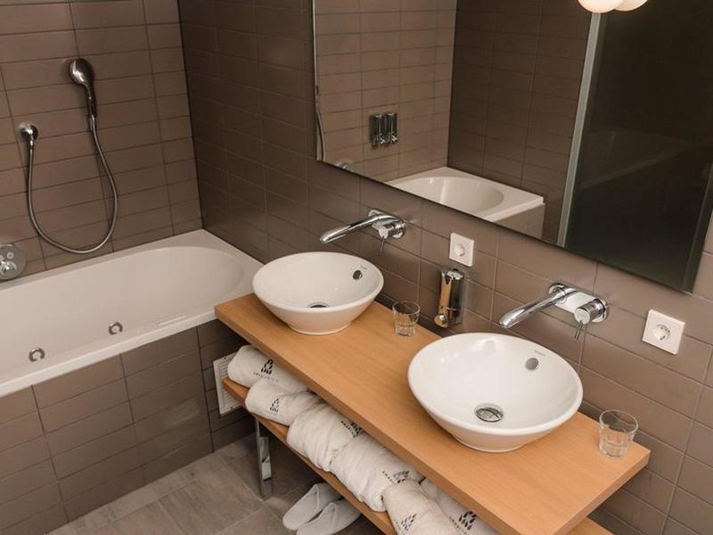 E46868D9AF69BCE3D313C98A6B819193