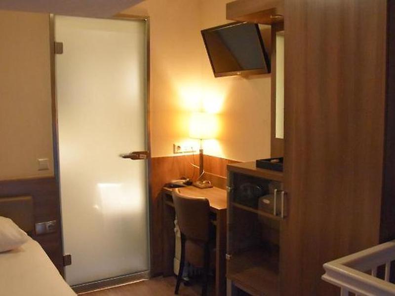 09CE7D3BF53FB353012160B00B351977