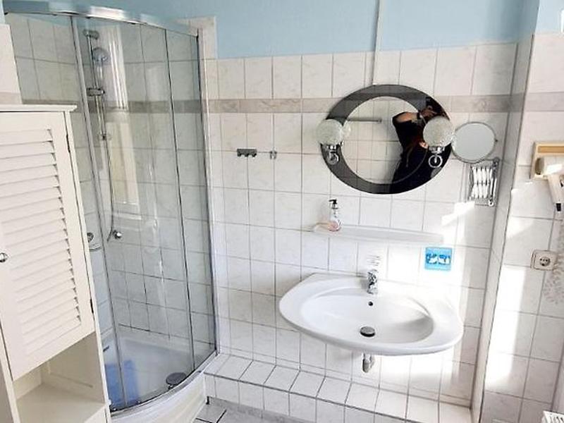 49F7EC3F07002D0C0F338985F825F475