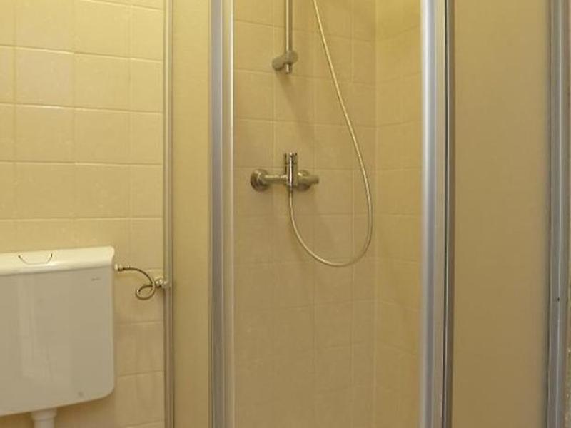 E8332AB57C26367EB0181895A2EE8582