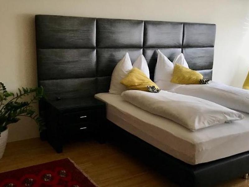 985B917E2ACE73DC66F78F4A7279D5B7